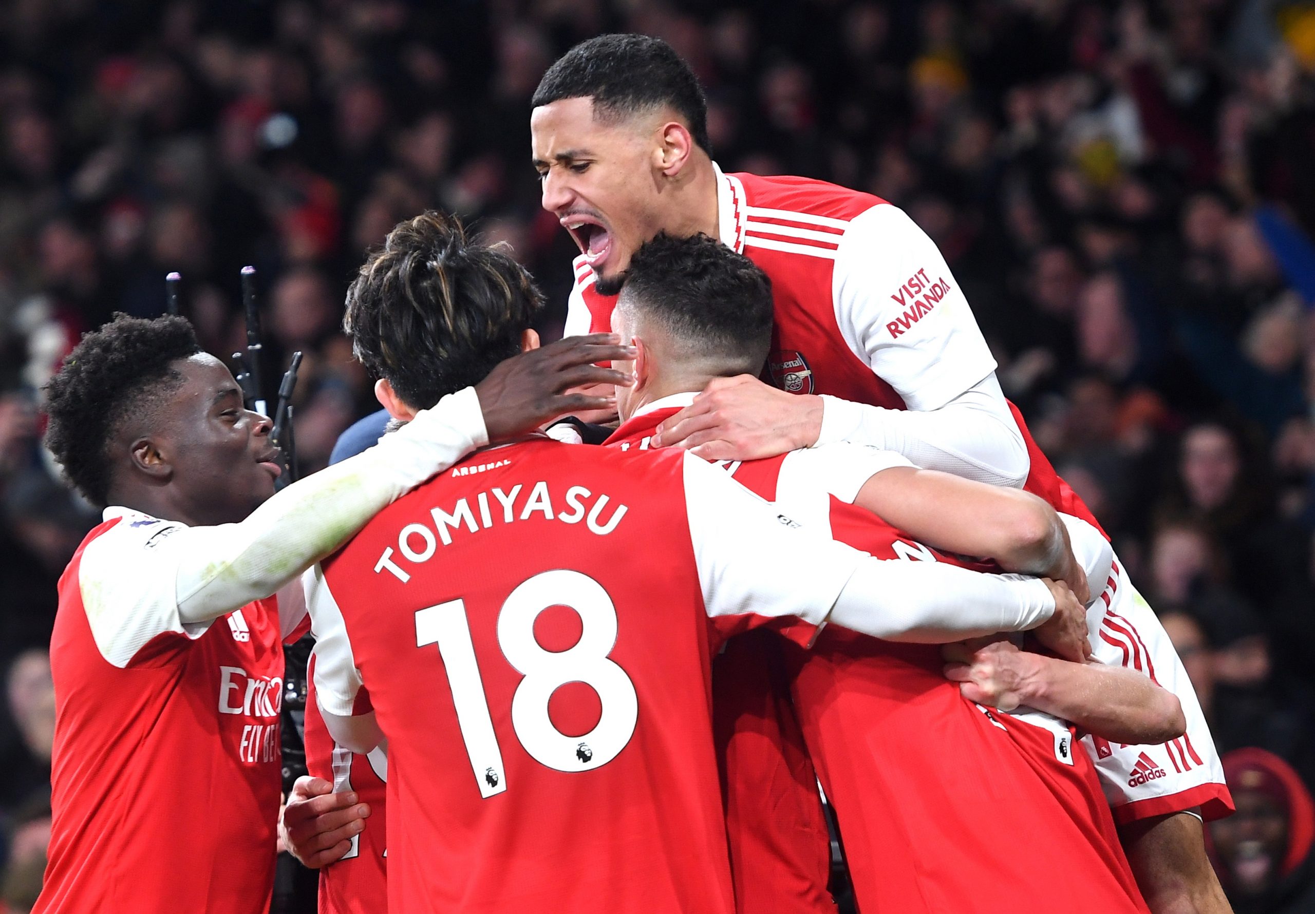 epa10423645 Arsenal's players celebrate the 3-2 lead during the English Premier League soccer match between Arsenal London and Manchester United in London, Britain, 22 January 2023.  EPA/Andy Rain EDITORIAL USE ONLY. No use with unauthorized audio, video, data, fixture lists, club/player publications