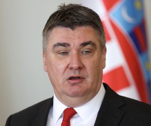 Zagreb, 01.02.2023 - Predsjednik Republike Hrvatske Zoran Milanović primio je u radni posjet novu slovensku predsjednicu Natašu Pirc Musar. Nakon susreta, Milanović i Pirc Musar održali su zajedničku tiskovnu konferenciju. Na slici Zoran Milanović.
foto HINA/ Damir SENČAR/ ds