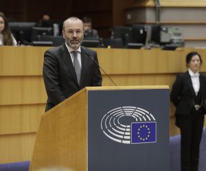 epa10442825 Leader of the European People's Party in the European Parliament Manfred Weber during a plenary session of the European Parliament in Brussels, Belgium, 01 February 2023. The session's main focus is on the preparation for the special European summit of 9 and 10 February, in particular the need to develop sustainable solutions in the area of asylum and migration.  EPA/OLIVIER HOSLET