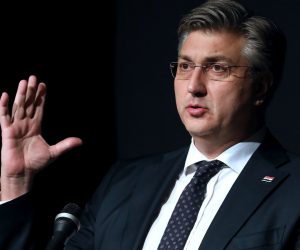 Sesvete, 02.02.2023. - Obiljeavanje 33. obljetnice osnutka Hrvatske demokratske zajednice Sesvete. Na fotografiji predsjednik HDZ-a i Vlade RH Andrej Plenkoviæ. foto HINA/ Lana SLIVAR DOMINIÆ/ lsd