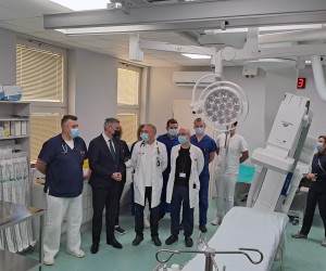 Pula, 3.2.2023.- Od ovog tjedna u pulskoj Opæoj bolnici poèinje redovno provoðenje dijagnostièkih i terapijskih postupaka intervencijske kardiologije te je tim povodom u petak novinarima predstavljen postupak uvoðenja koji se provodi uz mentoriranje KBC Rijeka, odnosno njihovih iskusnih interventnih kardiologa lijeènika i medicinskih sestara. 
foto HINA/ Daniel Sponza/ ua