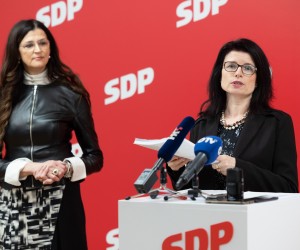 Zagreb, 06.02.2023. - Konferencija za medije SDP-a o (ne)dostupnosti onkološke skrbi u Hrvatskoj.
Na fotografiji Romana Jerković, Andreja Marić.
foto HINA/ Edvard ŠUŠAK/ es