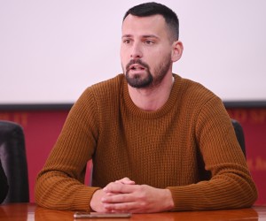 Split, 6.02.2023. - Izjava za novinare na temu socijalnih stanova, Bojan Ivošević i Maja Đerek.Na fotografiji Bojan Ivošević.  foto HINA/ Mario STRMOTIĆ/ ms