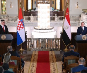 Zagreb, 06,02.2023 - Predsjednik Republike Hrvatske Zoran Milanoviæ, sa suprugom prof. sc. dr. Sanjom Musiæ Milanoviæ, na poziv egipatskog predsjednika Abdela Fattaha El-Sissija, boravi u slubenom posjetu Arapskoj Republici Egiptu. Nakon sveèanog doèeka uprilièenog ispred Predsjednièke palaèe Al-Ittihadiya Palace u Kairu, dvojica predsjednika odrali su tete-a-tete susret te bilateralni sastanak izaslanstava Republike Hrvatske i Arapske Republike Egipta. foto HINA/ Ured predsjednika RH/ Filip GLAS/ ik