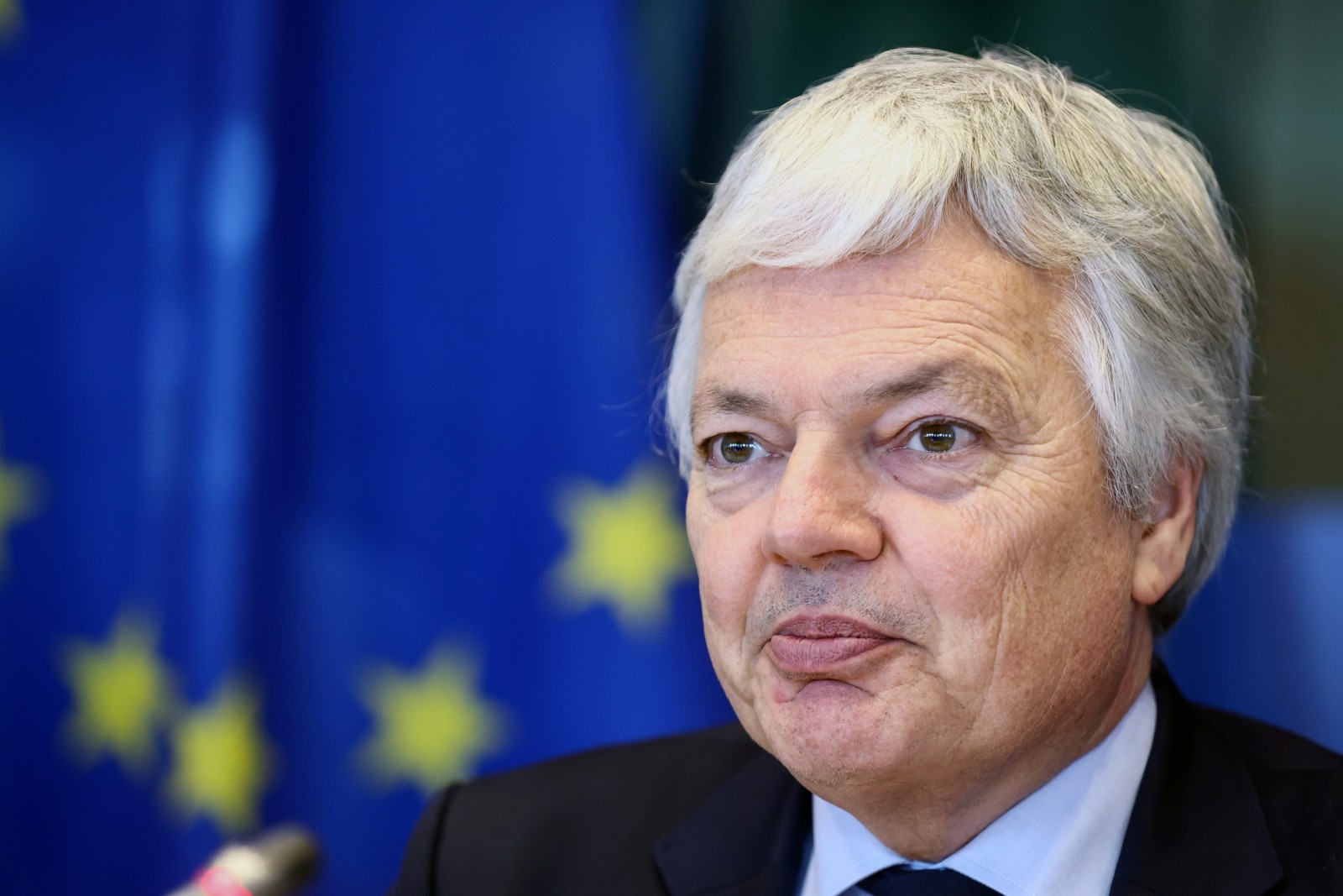 epa10451056 European Commissioner for Justice Didier Reynders speaks during a Committee on Civil Liberties, Justice and Home Affairs on the enforcement of EU law in the Area of Freedom, Security and Justice at the European Parliament in Brussels, Belgium, 06 February 2023.  EPA/STEPHANIE LECOCQ