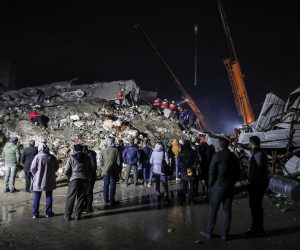 epa10451576 Emergency personnel during a search and rescue operation at the site of a collapsed building after an earthquake in Iskenderun district of Hatay, Turkey, 06 February 2023. Two earthquakes struck southern Turkey close to the Syrian border on 06 February 2023. Thousands of people have died and more than seven thousand have been injured in Turkey, according to AFAD,  theTurkish Disaster and Emergency Management Presidency.  EPA/ERDEM SAHIN