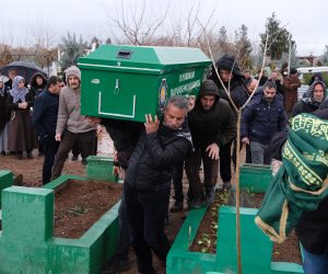 epa10452514 The coffin of one of the earthquake victims is carried during a funeral in Diyarbakir, Turkey, 07 February 2023. More than 4,000 people were killed and thousands more injured after a major 7.8 magnitude earthquake struck southern Turkey and northern Syria on 06 February. Authorities fear the death toll will keep climbing as rescuers look for survivors across the region.  EPA/DENIZ TEKIN