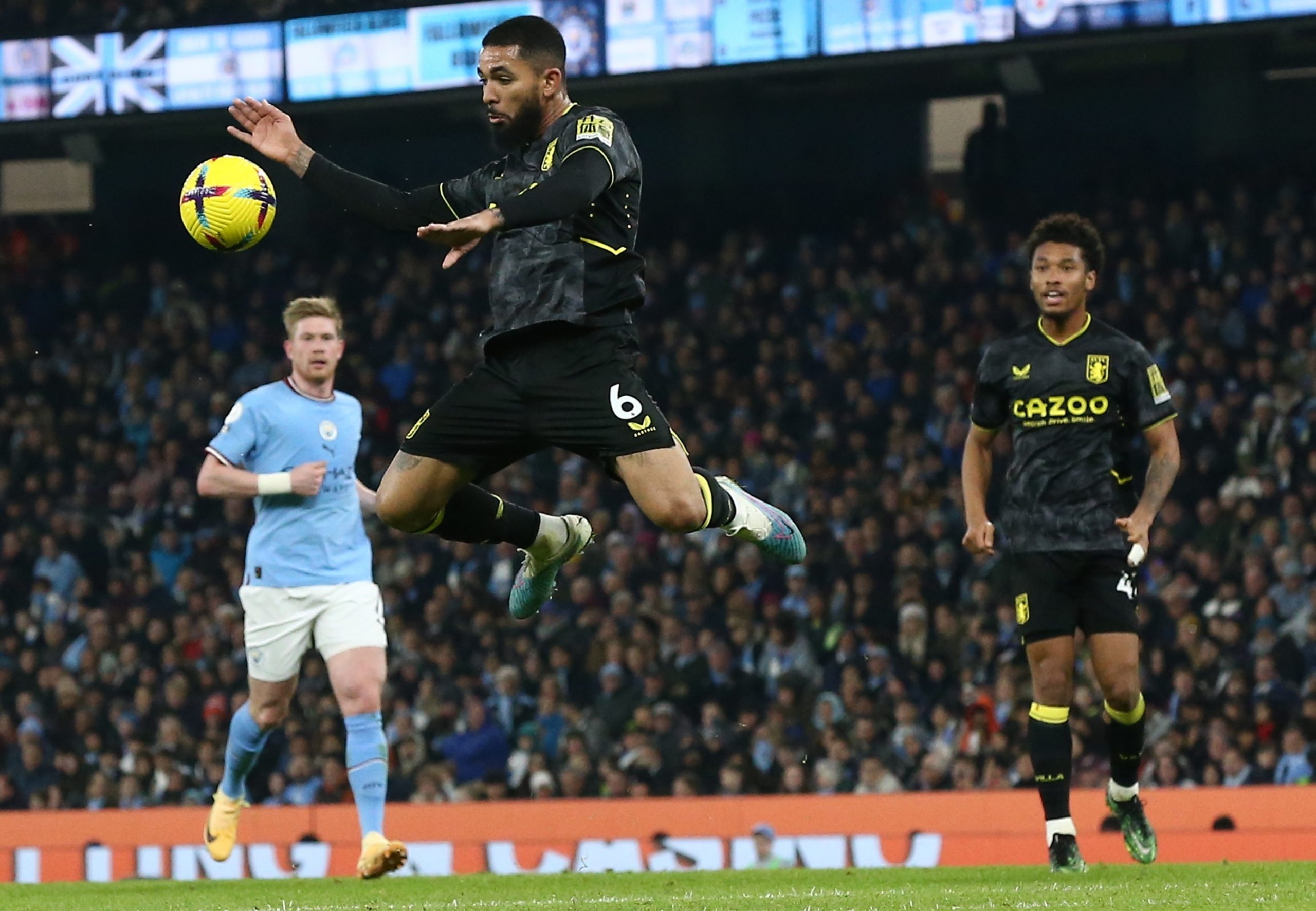 epa10463695 Aston Villa's Douglas Luiz in action during the English Premier League soccer match between Manchester City and Aston Villa in Manchester, Britain, 12 February 2023.  EPA/Adam Vaughan EDITORIAL USE ONLY. No use with unauthorized audio, video, data, fixture lists, club/league logos or 'live' services. Online in-match use limited to 120 images, no video emulation. No use in betting, games or single club/league/player publications