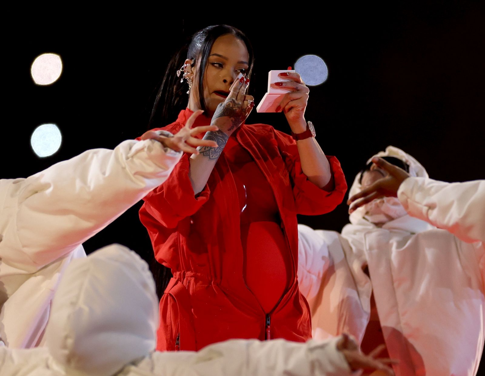epa10464290 Barbadian singer Rihanna performs during halftime of Super Bowl LVII between the AFC champion Kansas City Chiefs and the NFC champion Philadelphia Eagles at State Farm Stadium in Glendale, Arizona, 12 February 2023. The annual Super Bowl is the Championship game of the NFL between the AFC Champion and the NFC Champion and has been held every year since January of 1967.  EPA/CAROLINE BREHMAN