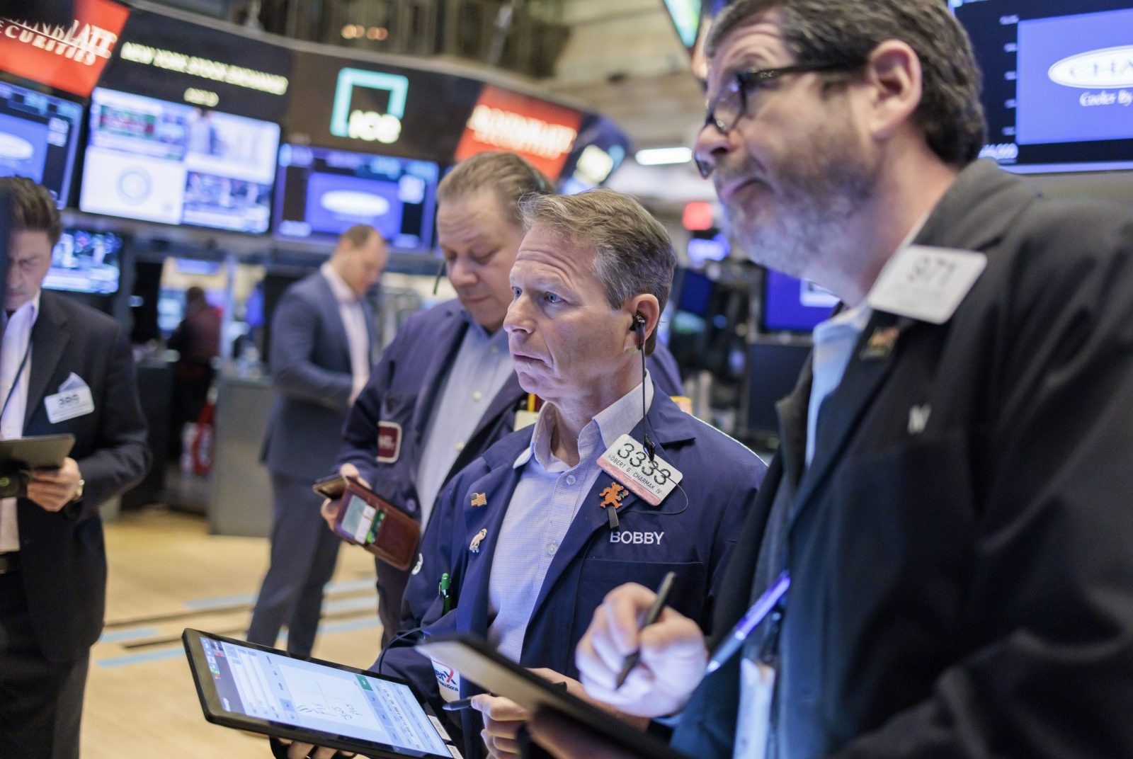 epa10465696 Traders work on the floor of the New York Stock Exchange in New York, New York, USA, on 13 February 2023.  EPA/JUSTIN LANE