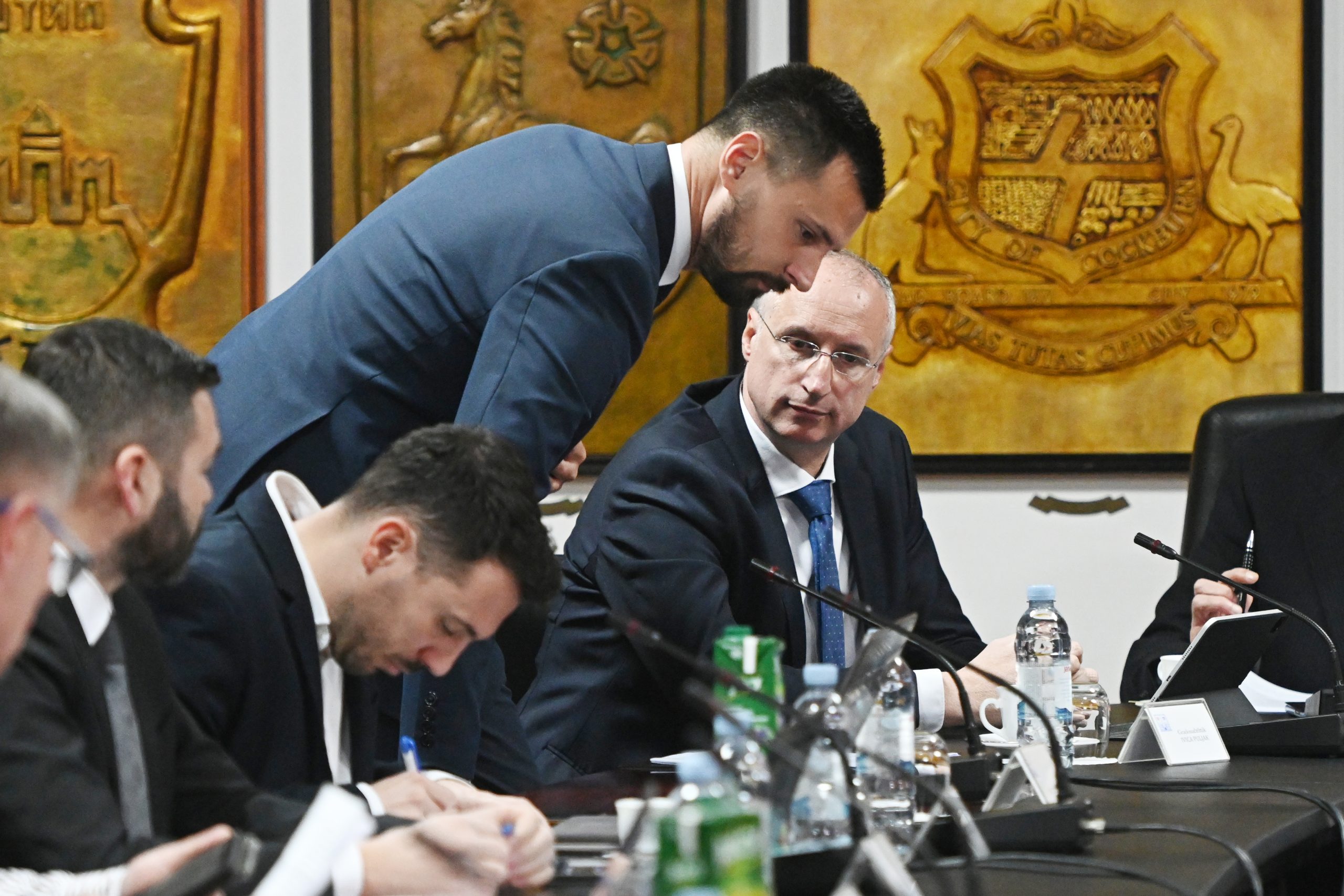 Split, 16.02.2023. - Sjednica Gradskoga vijeća Grada Splita. Na slici Bojan Ivošević, Ivica Puljak. foto HINA/ Mario STRMOTIĆ/ ms