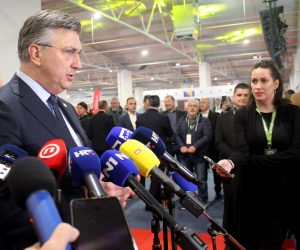 Virovitica, 17.02.2023. - Otvorenje 26. međunarodnog sajma gospodarstva, obrtništva i poljoprivrede Viroexpo 2023., za koji je interes iskazalo više od 500 izlagača. Na fotografiji premijer Andrej Plenković. foto HINA/ ml