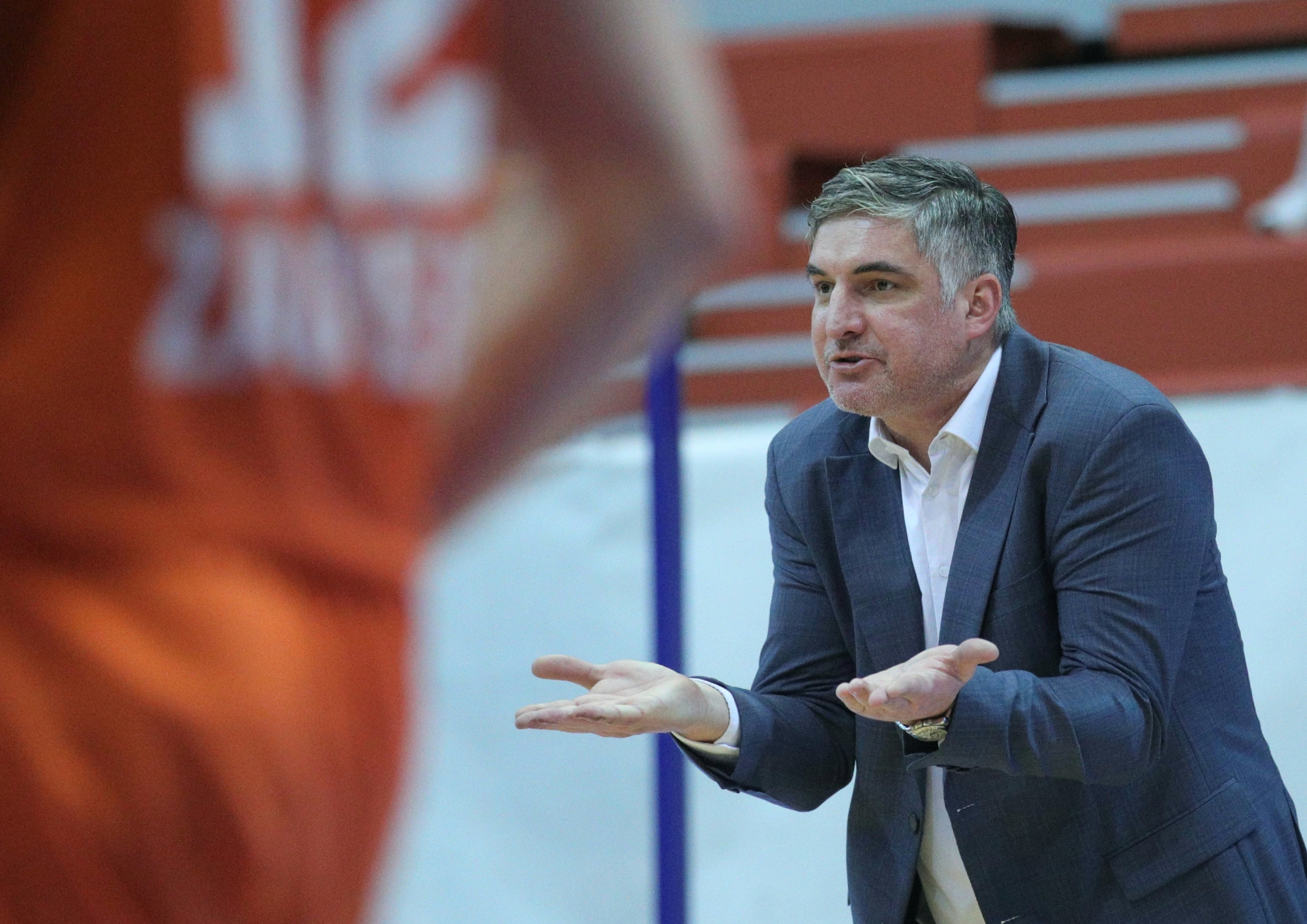 Zagreb,17.2.2023.- Odigrana je polufinalna utakmica Kupa Krešimira Čosića između Cedevite junior i Dinamo Zagreb.Na slici trener Cedevite junior Damir Mulaomerović.foto HINA/ Tomislav Pavlek/ tp