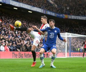 epa10475437 Mason Mount (R) of Chelsea in action against Jan Bednarek of Southampton during the English Premier League soccer match between Chelsea FC and Southampton FC in London, Britain, 18 February 2023.  EPA/Daniel Hambury EDITORIAL USE ONLY. No use with unauthorized audio, video, data, fixture lists, club/league logos or 'live' services. Online in-match use limited to 120 images, no video emulation. No use in betting, games or single club/league/player publications