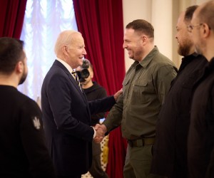 epa10479530 A handout photo made available by the Ukrainian Presidential Press Service on 20 February 2023 shows US President Joe Biden (C) being greeted by Andriy Yermak (3-R), the head of Ukraine's presidential office during a meeting in Kyiv (Kiev), Ukraine, amid Russia's invasion. The White House announced on 20 February, that US President Biden met with Ukrainian President Zelensky and his team to extended discussions on US support for Ukraine.  EPA/UKRAINIAN PRESIDENTIAL PRESS SERVICE HANDOUT -- MANDATORY CREDIT: UKRAINIAN PRESIDENTIAL PRESS SERVICE -- HANDOUT EDITORIAL USE ONLY/NO SALES