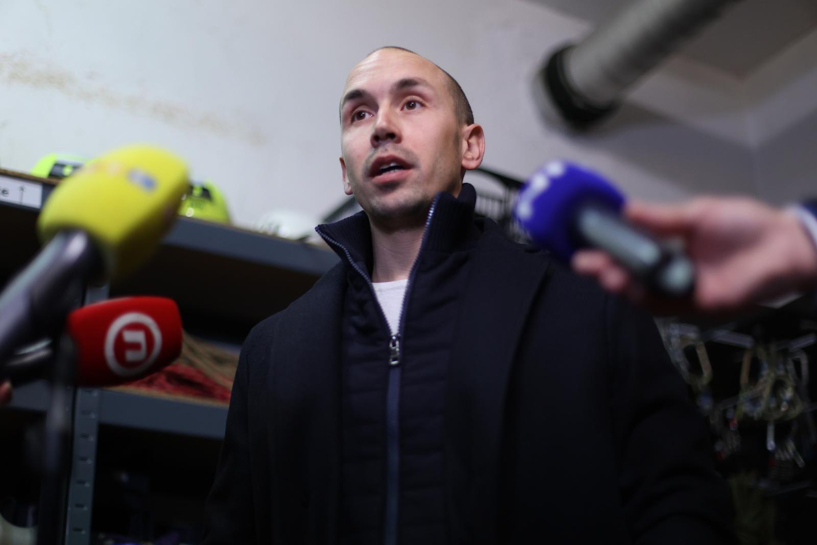 01.02.2023.,Rijeka - Procelnik HGSS-a Rijeka Marko Andric dao je izjavu za medije u vezi tucnjave na Platku Photo: Nel Pavletic/PIXSELL