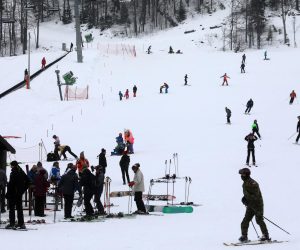 01.02.2023., Platak - Skijasi uzivaju u skijanju na stazi Radesevo.  Photo: Goran Kovacic/PIXSELL