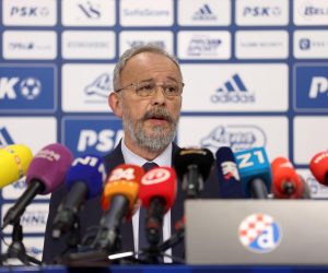 02.01.2023., Zagreb - U prostorijama kluba GNK Dinamo na stadionu Maksimir odrzana je konferencija ze medije koju je saszvao Nadzorni odbor kluba. Konferenciji su nazocili clanovi Izvrsnog odbora kao i Skupstine. Predsjednik Nadzornog odbora Miroslav Rozic Photo: Igor Kralj/PIXSELL