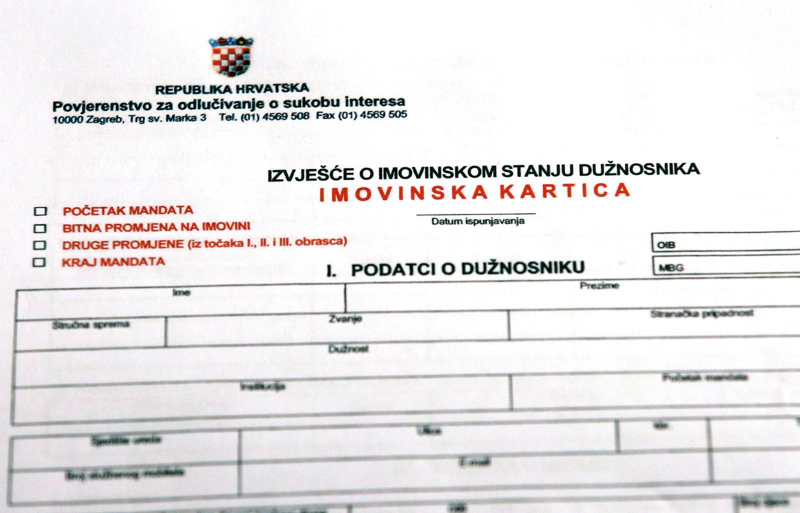03.02.2016., Sibenik - Obrazac imovinske kartice, izvjesce o imovinskom stanju duznosnika. "nPhoto: Dusko Jaramaz/PIXSELL