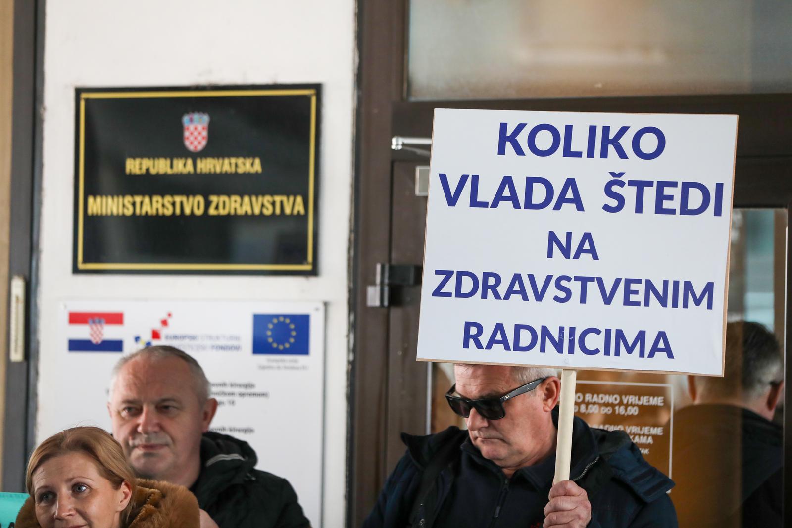 03.02.2023., Zagreb - Medicinske sestre i tehnicari odrzali su prosvjed ispred Ministarstva zdravstva. Photo: Slaven Branislav Babic/PIXSELL