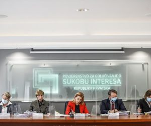 04.03.2022., Zagreb - Odrzana sjednica Povjerenstva za odlucivanje o sukobu interesa. Toncica Bozic, Tatijana Vucetic, predsjednica Povjerenstva za odlucivanje o sukobu interesa Natasa Novakovic, zamjenik predsjednice Povjerenstva Davorin Ivanjek, Aleksandra Jozic-Ilekovic Photo: Slavko Midzor/PIXSELL