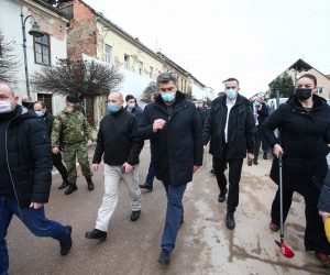 05.01.2021., Petrinja - Obilazak razrusenog centra Petrinje. Ministar branitelja Tomo Medved, ministar obrane Mario Banozic, predsjednik Vlade Andrej Plenkovic Photo: Matija Habljak/PIXSELL