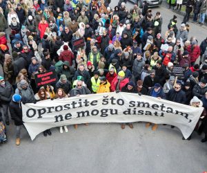 05.02.2023., Zagreb - Prosvjed u organizaciji Hrvatskog novinarskog drustva sest mjeseci od smrti novinara Vladimira Matijanica pod nazivom ‘Oprostite sto smetam, ne mogu disati’ Photo: Zeljko Hladika/PIXSELL