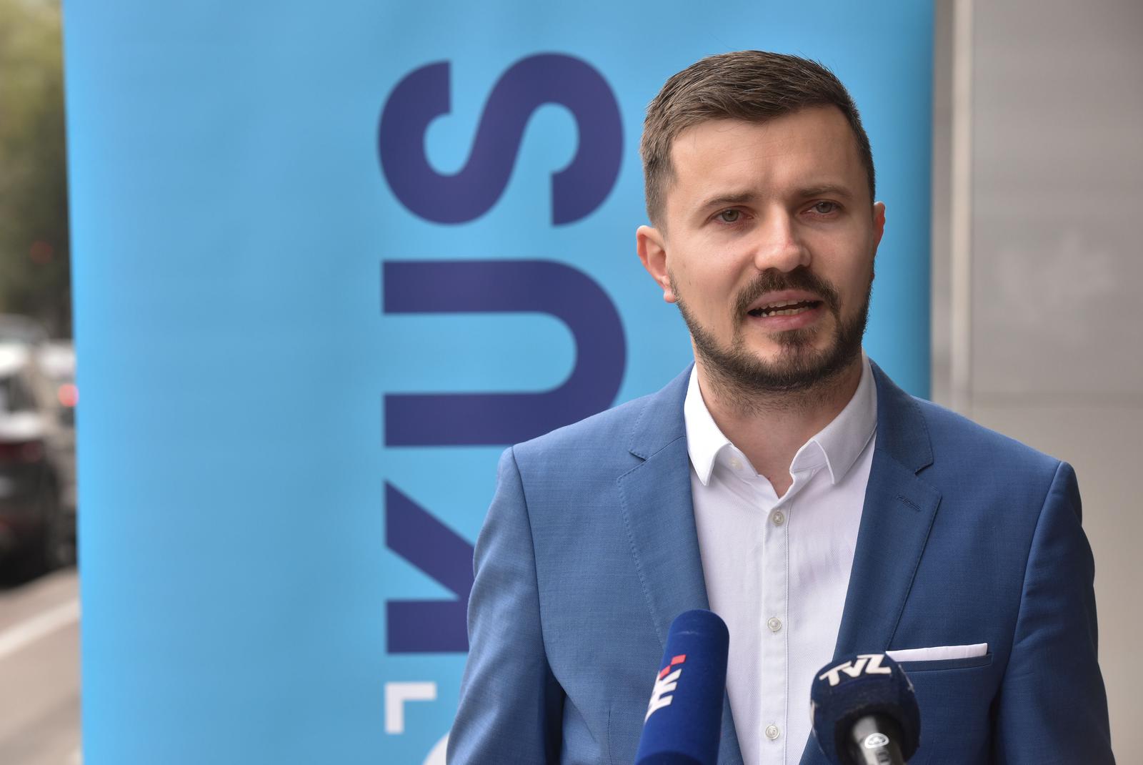 05.03.2021.,Zagreb - Ispred zgrade Zagrebackog holdinga Davor Nadji kandidat za gradonacelnika Grada Zagreba iz stranke Fokus odrzao je konferenciju za medije.rPhoto: Davorin Visnjic/PIXSELL