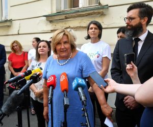 05.07.2022., Zagreb - Visoki upravni sud Republike Hrvatske,danas donosi za odluku o mjeri roditelj odgojitelj. Zeljka Markic
Photo: Marko Lukunic/PIXSELL Photo: Marko Lukunic/PIXSELL