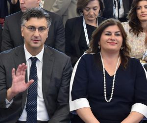 Šibenik: Andrej Plenković s ministrima na konferenciji "Dani regionalnoga razvoja i EU fondova" 15.10.2018., Sibenik - U Konvencijskom centru Amadria Park u Solarisu odrzana je konferencija "Dani regionalnoga razvoja i EU fondova". Predsjednik Vlade RH Andrej Plenkovic, ministrica regionalnog razvoja i fondova Europske unije Gabijela Zalac. Photo: Hrvoje Jelavic/PIXSELL