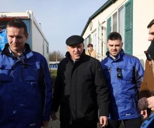 06.02.2023. Sisak, Petrinjska ulica, kontejnersko naselje. Potpredsjednik Vlade i ministar prostornog uredjenja Branko Bacic posjetio je kontejnersko naselje u Sisku.   Photo: Edina Zuko/PIXSELL