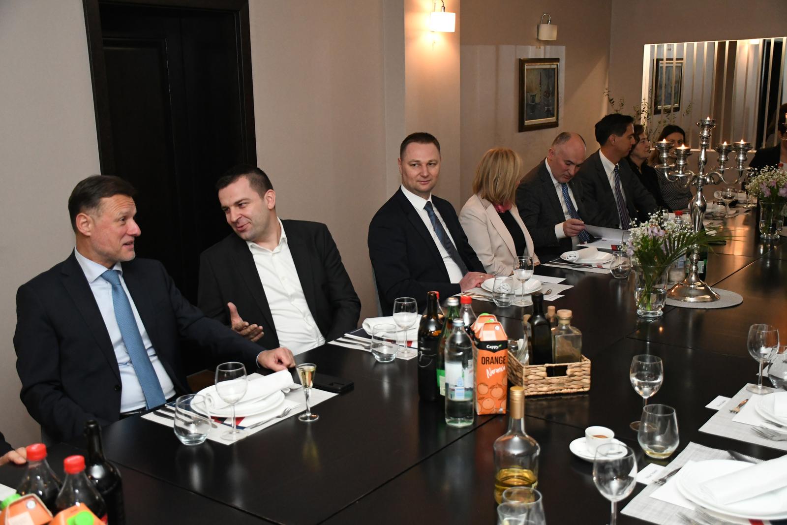 08.02.2023., Bjelovar - U restoranu Roko odrzana je donatorska vecera za Caritasov pastoralni-socijalni centar i predstavljanje projekta visenamjenskog doma i nemocne u Kiseljaku. Predsjednik Hrvatskog sabora Gordan Jandrokovic Photo: Damir Spehar/PIXSELL
