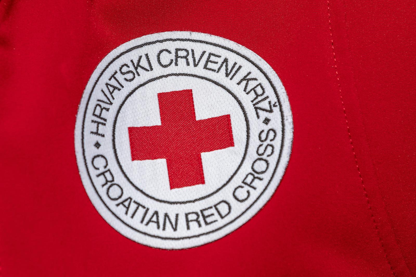 08.10.2022..,Pula - Na Fratarskom otoku u organizaciji Hrvatskog Crvenog kriza odrzana je Nacionalna vjezba pripadnika specijalistickih interventnih timova za spasavanje zivota na vodi u otezanim uvjetima. Zadatak vjezbe je  brza i efikasna reakcija u situacijama koje zahtijevaju akcije spasavanja na vodi.
 Photo: Srecko Niketic/PIXSELL