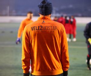 09.01.2023. Mostar: Igraci HSK Zrinjskog i FK Velez nakon prozivke odradili i prve treninge 

PHOTO: Denis Kapetanovic /PIXSELL
 Photo: Denis Kapetanovic/PIXSELL