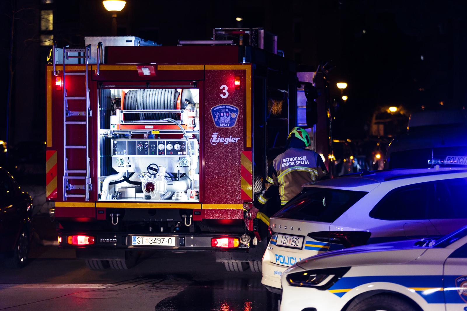 09.02.2023., Split - Tijekom veceri planuo je pozar u stanu u stambenoj zgradi u Doverskoj ulici. Photo: Miroslav Lelas/PIXSELL