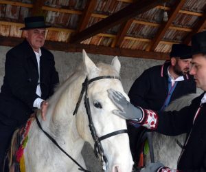10.02.2018., Bucje - Zupan Alojze Tomasevic je u maniru pravog Slavonca i dobrog domacina docekao, te u svoje dvoriste primio jahace 7. Pokladnog jahanja, koje se odrzavalo u selima zupe Bucje u organizaciji Konjogojske udruge iz Pleternice. Alojz Tomasevic. Photo: Ivica Galovic/PIXSELL