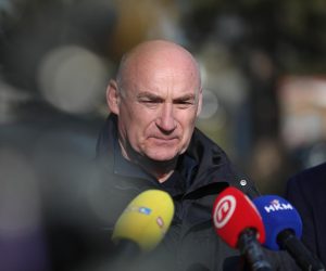 10.02.2023.,Jastrebarsko - Prema Turskoj danas krece konvoj humanitarne pomoci.Republici Turskoj Vlada RH salje hranu, satore, krevete, vrece za spavanje, deke, grijalice te medicinsku i sanitetsku opremu, u ukupnoj protuvrijednosti  819.601,50 eura. Ravnatelj Ravnateljstva civilne zastite dr.sc. Damir Trut  Photo: Slaven Branislav Babic/PIXSELL