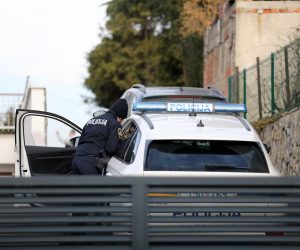 10.02.2023.,Zagreb, U Ulici Gornji Bukovac oko 11,20 uocena su ostecenja na zgradi i sumnja se da su nastala ostecenja uzrokovana eksplozivnom napravom. Provodi se policijski ocevid a u eksploziji nema ozlijedjenih. Photo: Emica Elvedji/PIXSELL