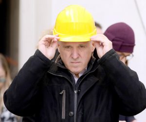 Obilazak zgrade buduce glazbene skole Blagoje Bersa koja se obnavlja nakon potresa. Potpredsjednik Vlade i ministar prostornog uredjenja, graditeljstva i drzavne imovine Branko Bacic Photo: Patrik Macek/PIXSELL