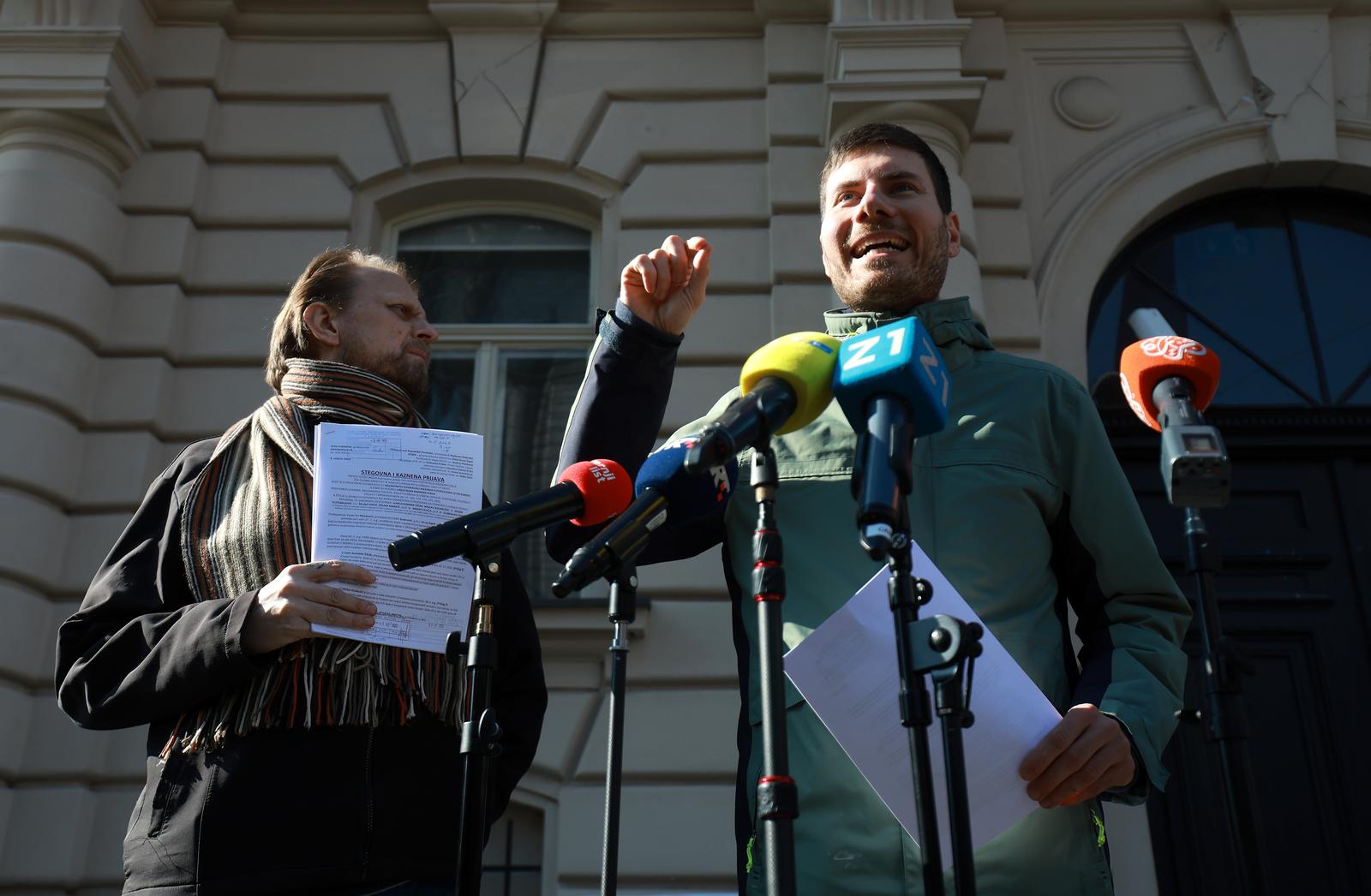 14.02.2023., Zagreb - Ispred zgrade USKOK-a Ivan Pernar obratio se medijima i govorio o aktualnim temama a najvise o posvojenju djece u Zambiji. Nakon njega govorio je i Ante Vrankovic. Photo: Sanjin Strukić/PIXSELL