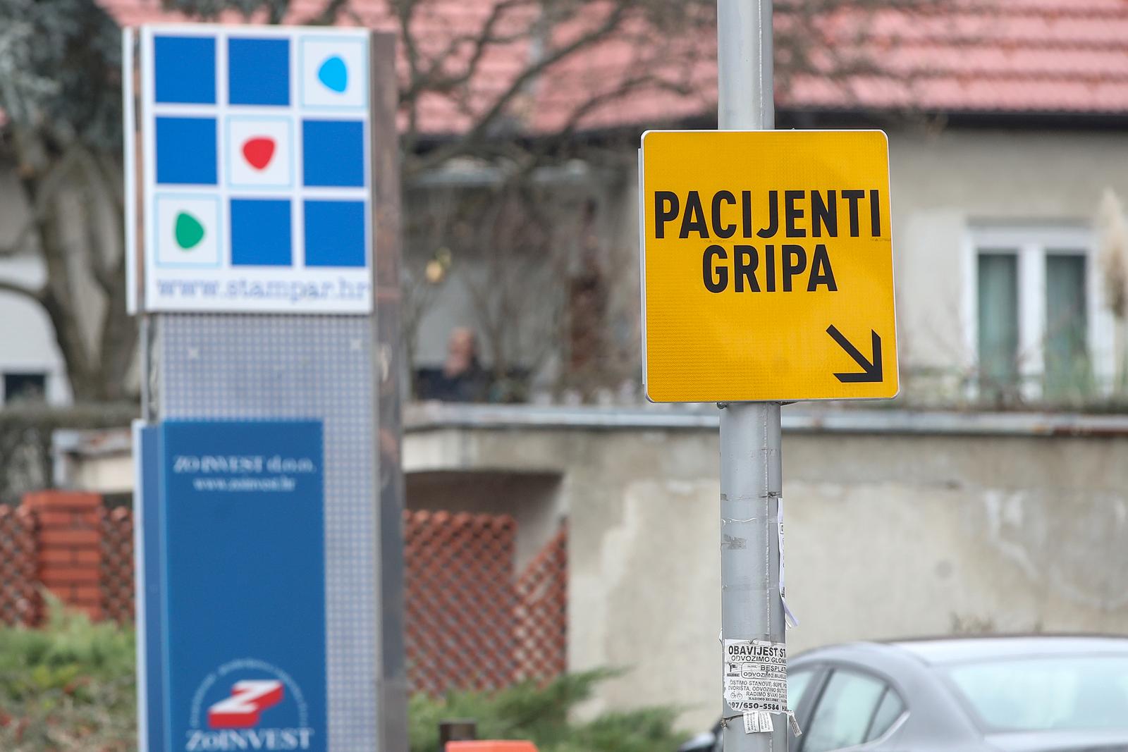 15.12.2020.,  Zagreb, Mirogojska cesta - Ispred  Nastavnog zavoda za javno zdravstvo Andrija Stampar u montaznom satoru djelatnici Zavoda  cijepe gradjane protiv sezonske gripe.rPhoto: Igor Kralj/PIXSELL