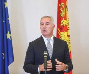 16.09.2021., Zagreb - Predsjednik Crne Gore Milo Djukanovic dao je izjavu medijima nakon sastanka s predsjednikom Republike Hrvatske Zoranom Milanovicem u Uredu predsjednika na Pantovcaku. Photo: Zeljko Lukunic/PIXSELL