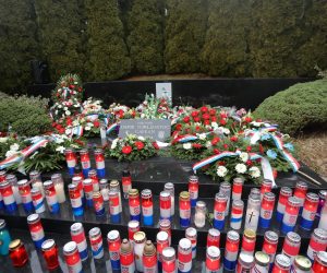 17.02.2022., Krivi put, Senj - Obiljezavanje 28. godisnjice pogibije stozernog brigadira Damira Tomljanovica Gavrana na mjesnom groblju u Krivom putu.   Photo: Goran Kovacic/PIXSELL