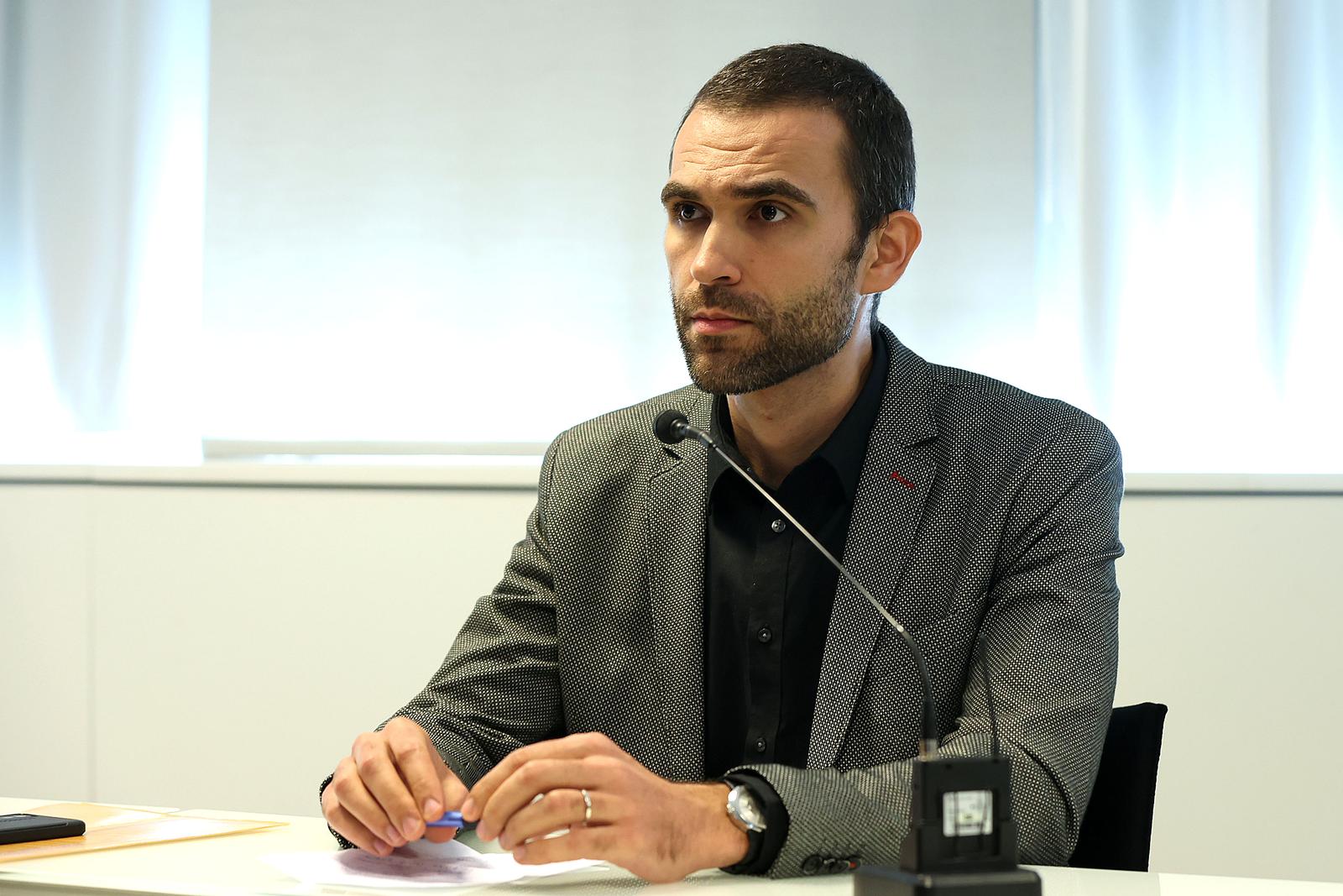17.10.2022., Zagreb - Konferencija za medije Sindikata javnih sluzbi na temu Rezultati izjasnjavanja o ponudi Vlade RH za povecanje osnovice za place u javnim sluzbama. Matija Kroflin. Photo: Goran Stanzl/PIXSELL