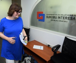 18.05.2018., Zagreb - Sjednica Povjerenstva za odlucivanje o sukobu interesa, medju 11 tocaka bit ce donosenje odluke o Andriji Mikulicu te donosenje odluka o pokretanju ili nepokretanju postupka protiv Kolinde Grabar-Kitarovic, Martine Dalic, Marijana Kustica, Vesne Goluze i Milana Bandica. Aleksandra Jozic Ilekovic. rPhoto: Marko Lukunic/PIXSELL