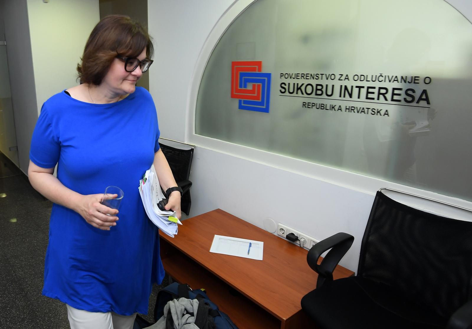 18.05.2018., Zagreb - Sjednica Povjerenstva za odlucivanje o sukobu interesa, medju 11 tocaka bit ce donosenje odluke o Andriji Mikulicu te donosenje odluka o pokretanju ili nepokretanju postupka protiv Kolinde Grabar-Kitarovic, Martine Dalic, Marijana Kustica, Vesne Goluze i Milana Bandica. Aleksandra Jozic Ilekovic. rPhoto: Marko Lukunic/PIXSELL