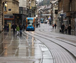 18.11.2022,Zagreb -  Neradni dan i sumorno jesensko vrijeme  prorijedilo je prolaznike i stisalo uzurbani ritam grada.
 Photo: Jurica Galoic/PIXSELL