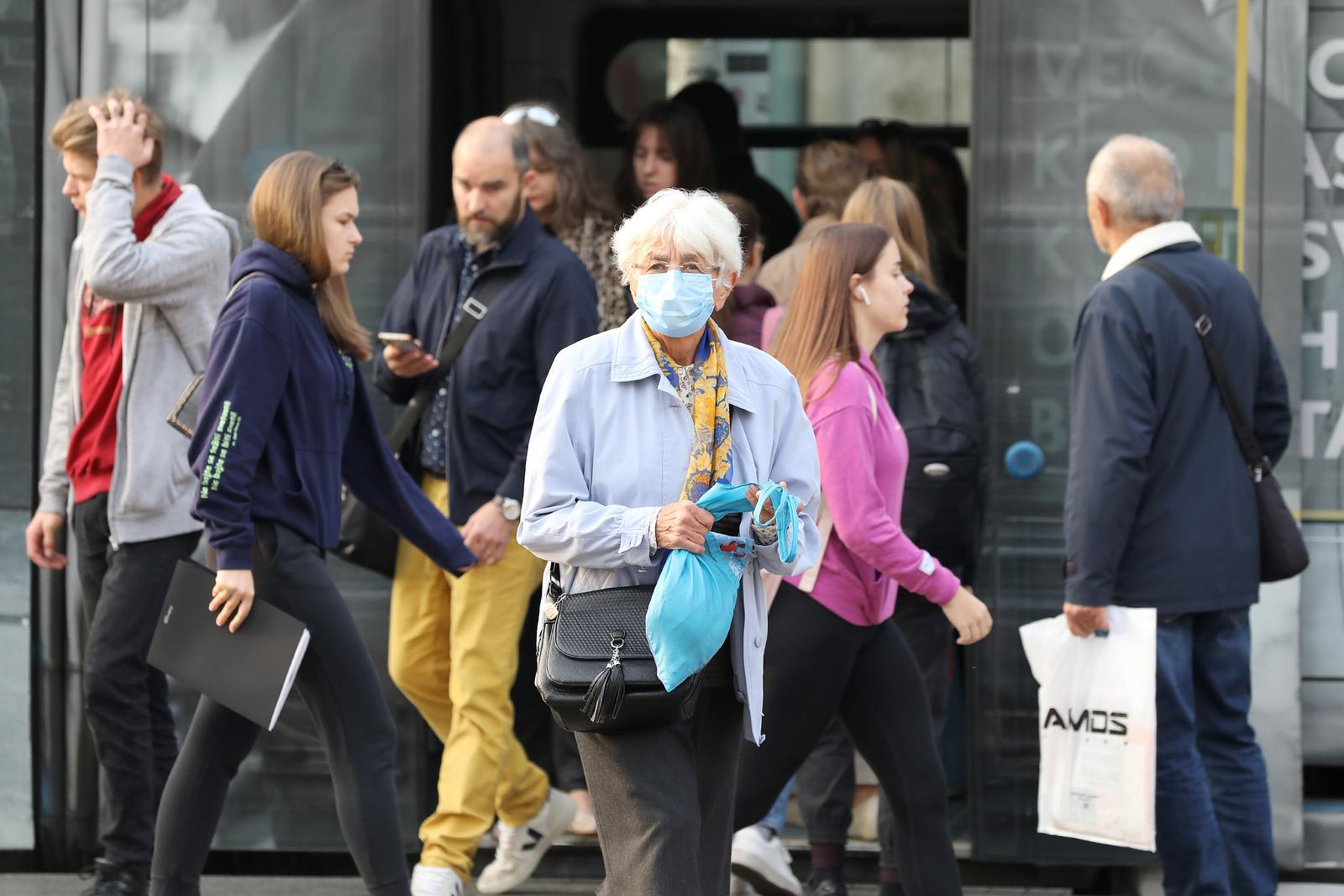 19.10.2022., Zagreb - Dok Sabor danas raspravlja o zastiti pucanstva tijekom epidemije bolesti COVID-19 maske koje se jos uvijek mogu vidjeti po gradu podsjecaju da pandemija jos uvijek nije gotova Photo: Patrik Macek/PIXSELL