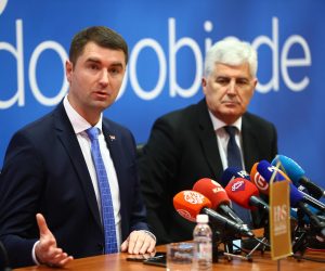 20.02.2023., Mostar, Bosna i Hercegovina - Dragan Covic, predsjednik HDZ-a BiH i Hrvatskog narodnog sabora BiH odrzao sastanak sa ministrom gospodarstva i odrzivog razvoja u Vladi Republike Hrvatske Davorom Filipovicem.  Photo: Denis Kapetanovic/PIXSELL