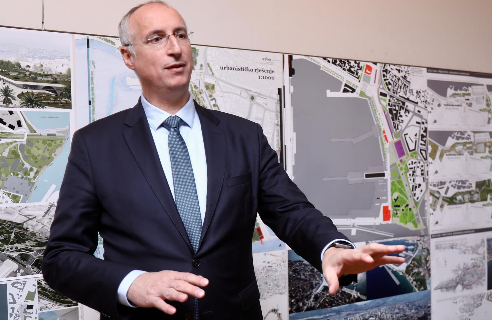 20.12.2022.,Split-Predstavljeni rezultati anketnog urbanistickog natjecaja za uredjenje Istocne obale. Rezultate su predstavili: gradonacelnik Ivica Puljak,predsjednica DAS-a Dasa Gazde,Edo Segvic i Janja Novakovic.
 Photo: Ivo Cagalj/PIXSELL